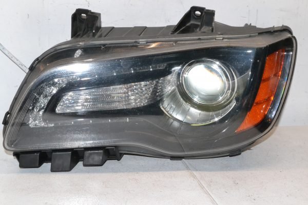 2011-2014 Chrysler 300 - Driver Side Headlamp Assembly HID w/ ballast 68143003AA