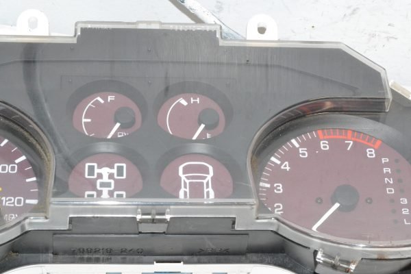 2001-2002 Mitsubishi Montero - Instrument Cluster Speedometer MR402591